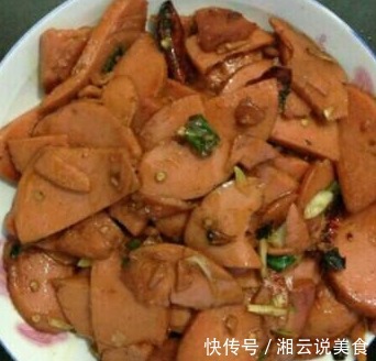 第一次跟男朋友回乡下老家,婆婆做四道菜招待,不好看但很用心