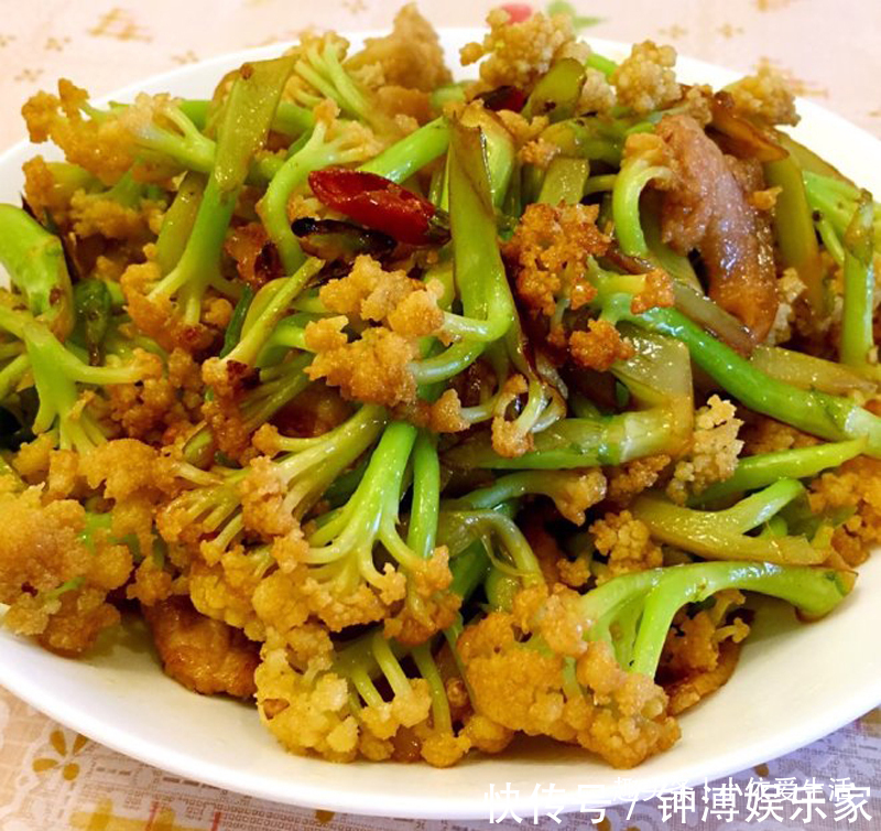 辣炒鸡丝|春节大鱼大肉总吃太油腻，教你几道清淡解腻的家常菜，好吃还不贵