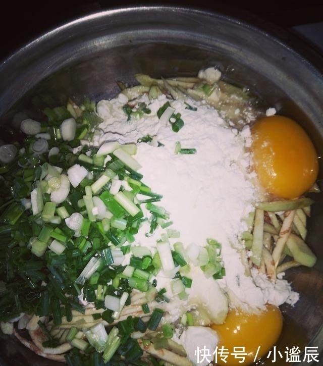 怀孕|妈从老家来照顾怀孕的老婆,看到早餐拉上老婆出去咯