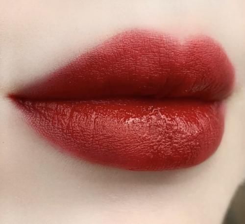纪梵希|秋冬季节,这几款口红颜色还是很不错的,特别适合黄皮的女生