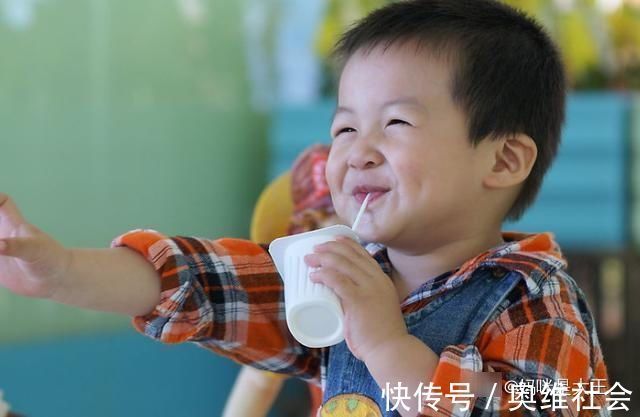 差别|你家孩子喜欢喝牛奶吗“经常喝”和“从不喝”的孩子,差别很大