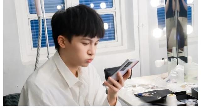 张馨予|张杰没工作？张钧甯被大佬利用？李冰冰陈坤联手了？