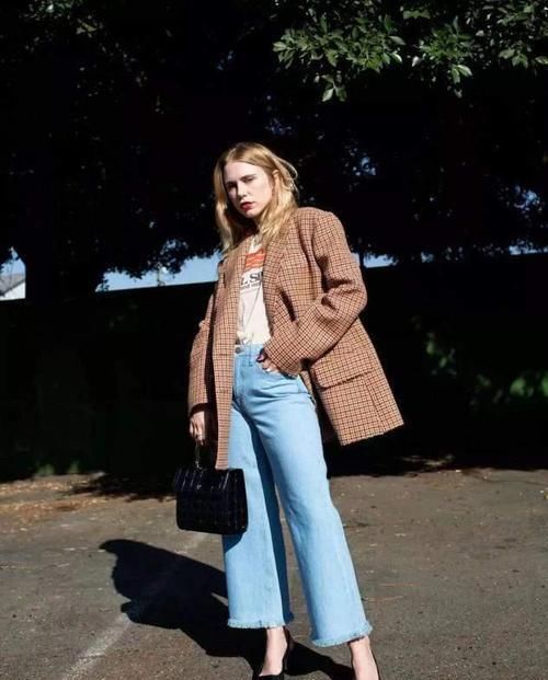 ?大衣里面穿什么才时尚？今年推荐这3种“内搭”，减龄保暖又耐看