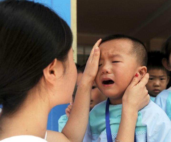 可可|宝宝上幼儿园后，父母每天让他做这4件事，孩子聪明又独立