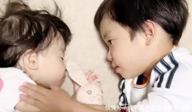 弟弟妹妹|双胞胎哥哥成“宠妹狂魔”,妹妹想吃啥都行,饺子面条随便挑