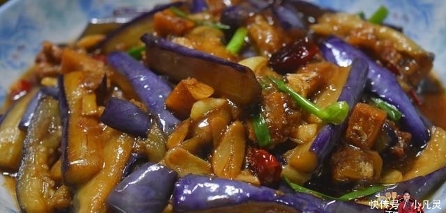 鱼香茄子的正宗做法,咸香可口好吃极了,看看你喜欢吃不?