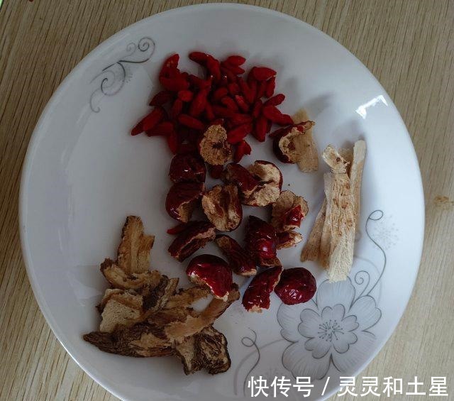 当归黄芪鸽子汤!