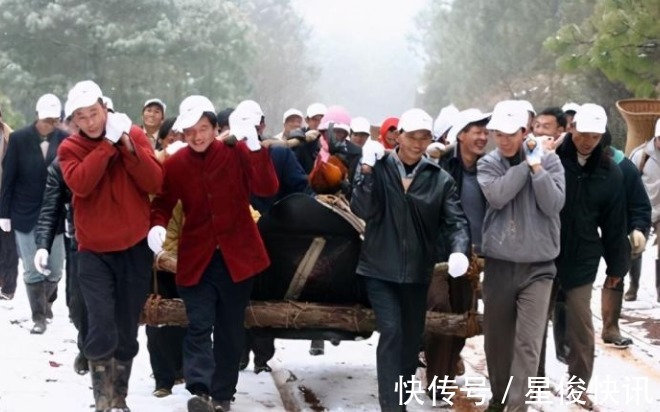 老人$厚厚的寿衣到底有什么用老祖宗留下来的规矩,很多人年轻人不懂