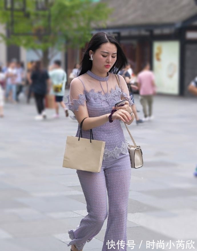 美女 淡紫色时尚套装，省心省时间