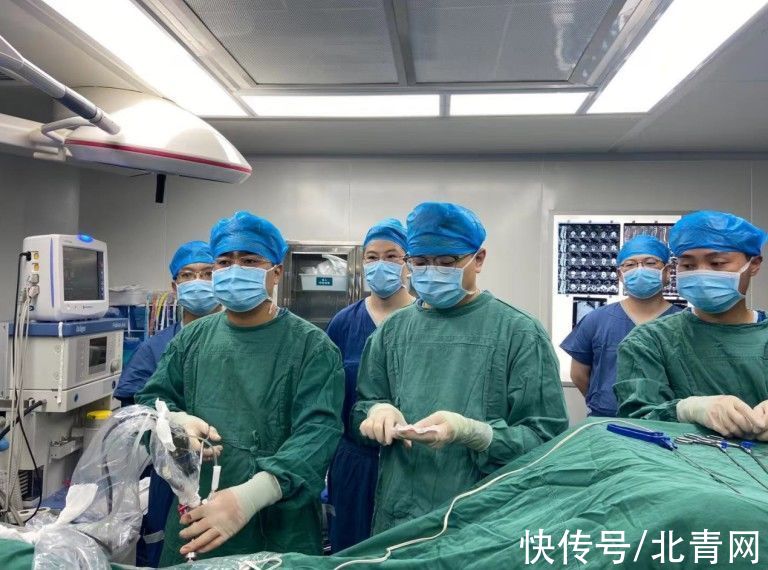 脊柱|出院时，82岁的她抱着医生大哭