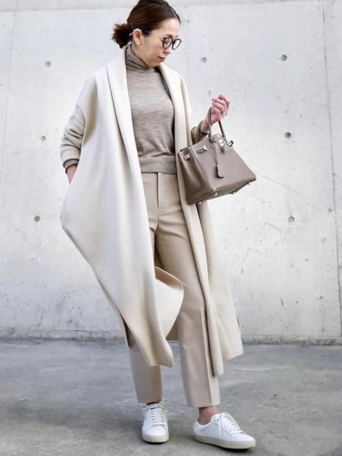 大衣这么穿，化复杂为简单，简约舒适又清爽利落！