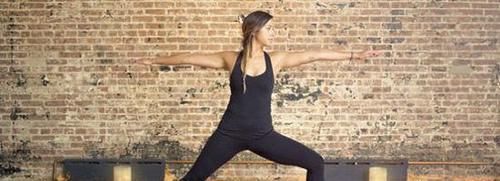 腰部|腰痛走不动站不直?每天几个瑜伽动作,缓腰痛还能瘦腿细腰