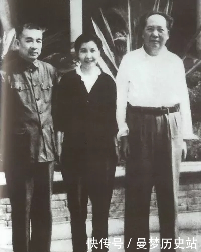 黄埔军校|亲兄弟同时考入黄埔，兄叛变，弟成正国级，晚年兄竟然揭发弟