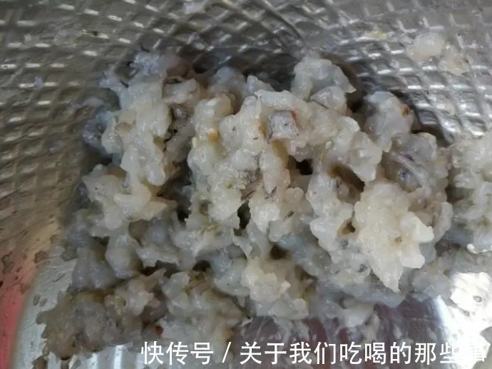 好吃|三伏天,土豆这么做,是菜也是饭,好吃又营养,做法方便,不怕胖