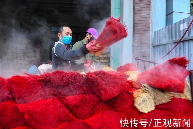 河内！迎农历新年，越南河内工人制香忙