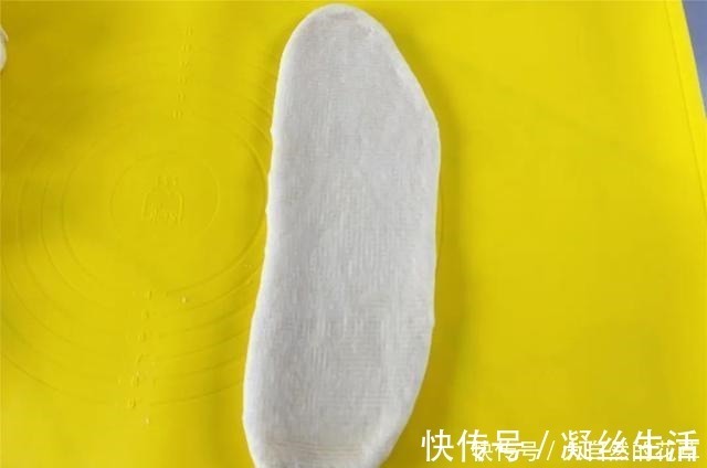 简单而朴素的做法，味道却不普通，最适合新手的烘焙入门面包