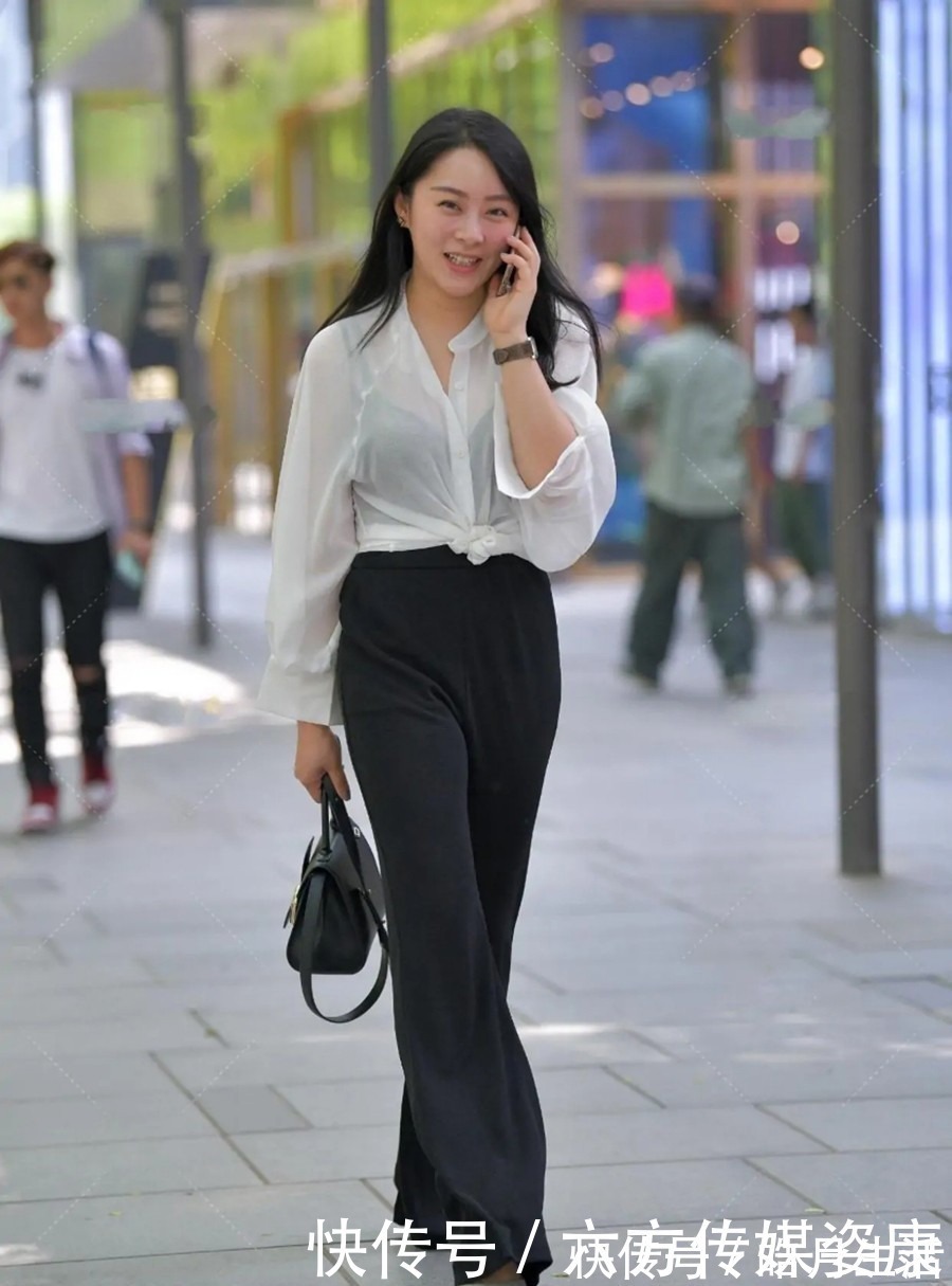 夹克 高级又优雅的北方辣妈，打扮很显高级，真想带她回老家给父亲看看