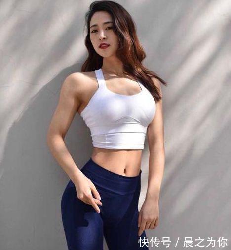 穿搭 高雅大气的打底裤美女,展现出优美身姿,塑造出靓丽的形象!