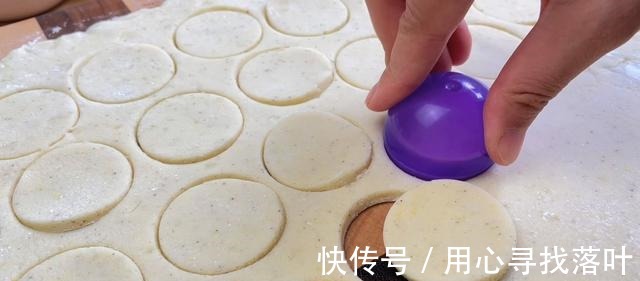 土豆好吃又好看的做法,外酥里软,比薯条还好吃!