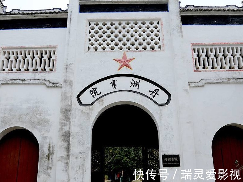 闽粤会馆|唯一建在水上的古镇，400年不通车不修桥，今依旧只能乘船前往