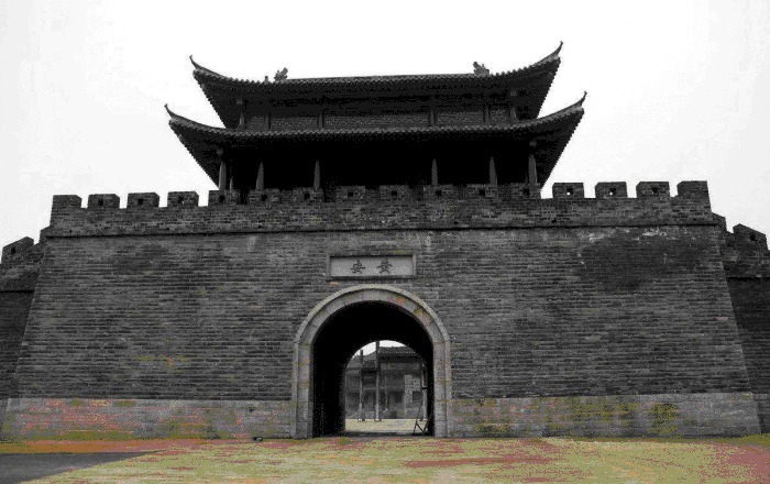 古代的城|古代城门都是木质上的,为什么攻城的时候不放火烧掉呢?