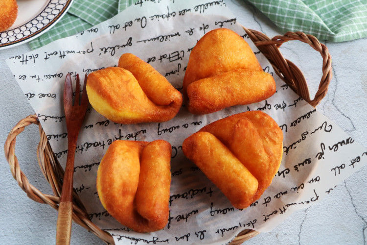  面食新吃法，比面包简单，比油条好吃，我家隔三差五就做，太香了