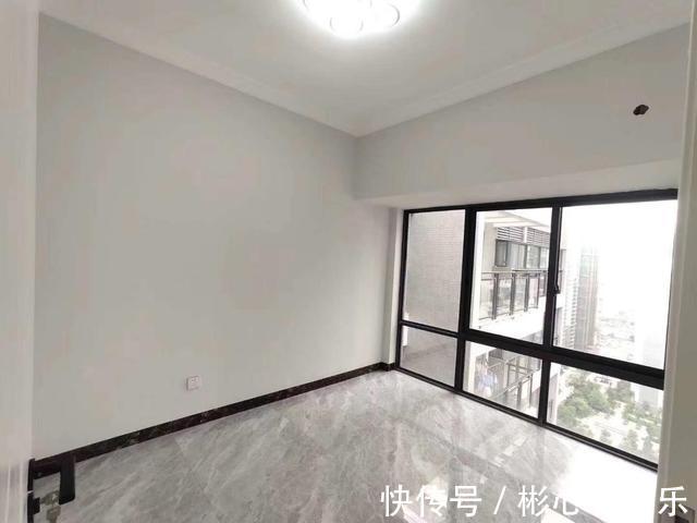 老公|我和老公的穷装房，刚装完就忍不住晒晒，朋友说我俩像隐形的富豪