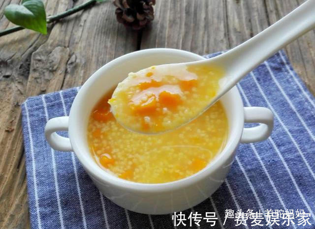 月子病|坐月子期间,妈妈坚持“2吃1不吃”,不仅母乳好还没月子病