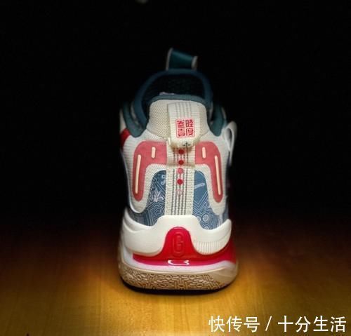 狗哥 一元复始,万象开来!361度AG1最美配色来了,进口鞋太香了