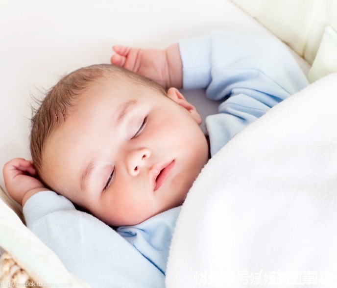 睡眠|宝宝锻炼自主入睡的3个信号，宝妈需了解，要多加配合孩子