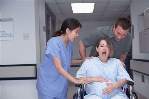 剖腹产|丈夫陪产，能做到“四动”，才算是合格陪伴者，产妇会很感动