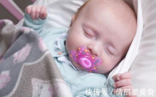 莎莎|1岁儿子总撅“金鱼嘴”,妈妈还在夸可爱,奶奶掰开嘴后直奔医院