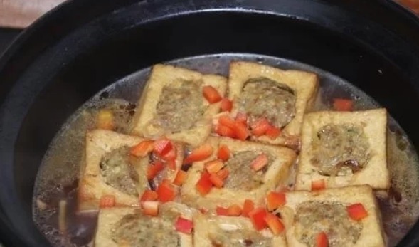 自从学会豆腐的新做法，我家豆腐再也不炒了，一周吃3次，超过瘾