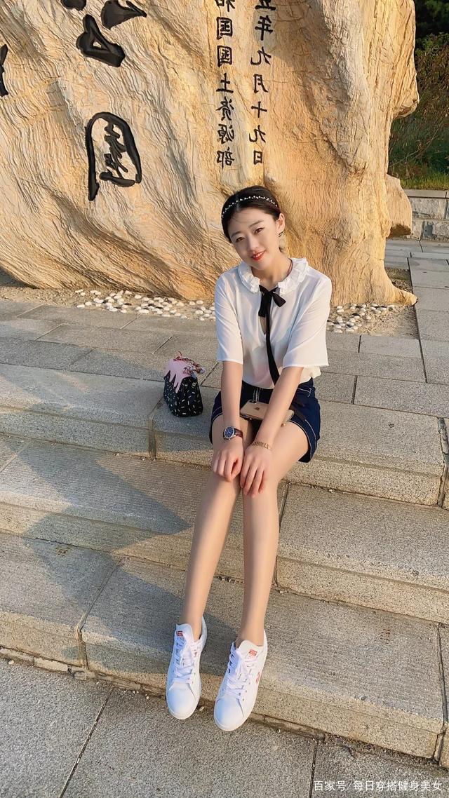 小姐姐|时尚穿搭裙装小姐姐的魅力