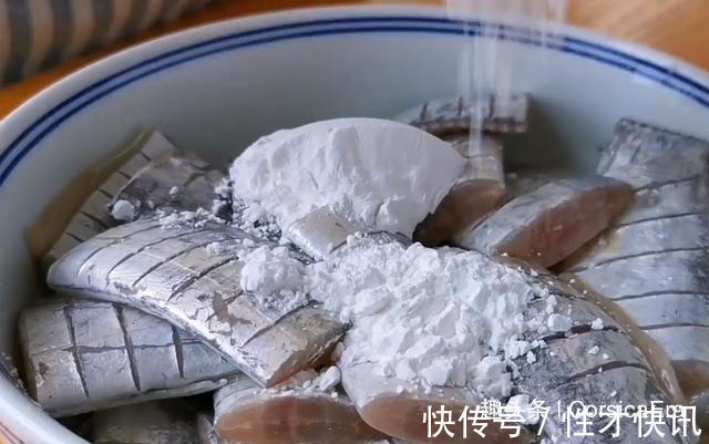 我家带鱼从不红烧,淋一个鸡蛋,不油炸不清蒸,出锅孩子抢着吃