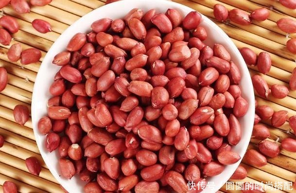 白花钱|买花生米时,遇到这3种不要买,口感差营养少,别再买错了白花钱