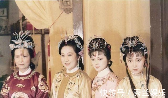 贾母$借着薛姨妈为邢岫烟定亲一事,薛宝钗的丑陋一面已经登台亮相