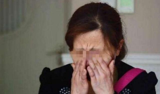 妈妈|孩子因名字太特殊,不能保研,妈妈想改名却处处碰壁