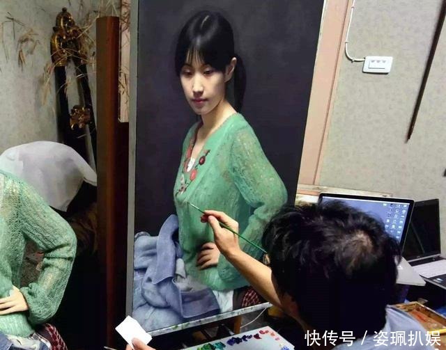 日本画家手绘落水少女,放大10倍水珠清晰可见,网友:哗众取宠