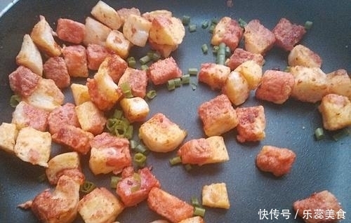 吃法|剩馒头又有新吃法,简单2步易操作,上桌2分钟被抢光,比肉还香