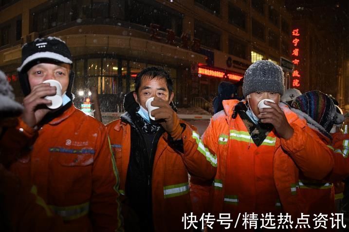 暴雪|沈阳市总工会紧急拔付500万元慰问奋战一线的环卫职工和执勤交警