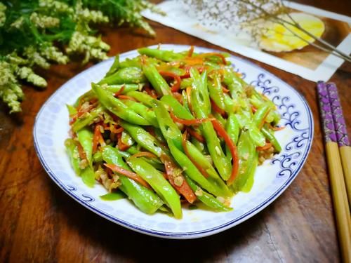 开胃|这菜一上桌，用它下饭吃最美味，还可以搭配很多食材炒着吃，特开胃