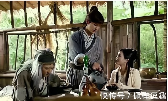 大侠@古代大侠吃完饭,直接扔下银子就走,难道不怕钱给少了吗?