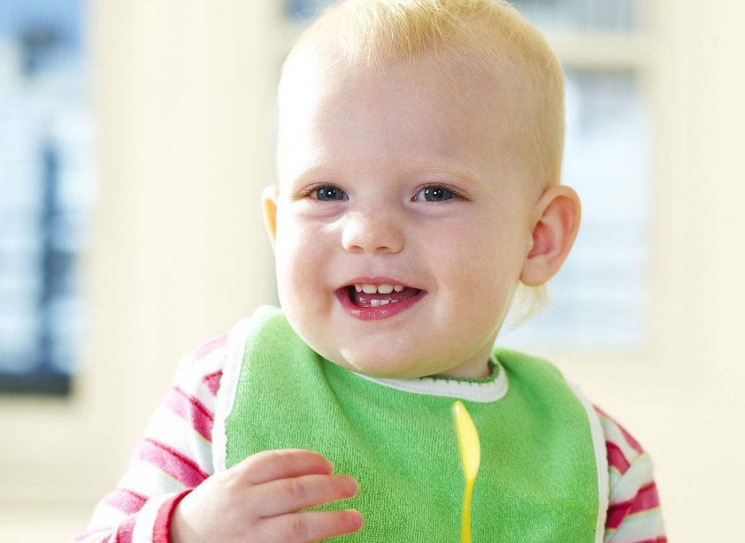 佝偻病|如何正确给宝宝补鱼肝油 要注意什么