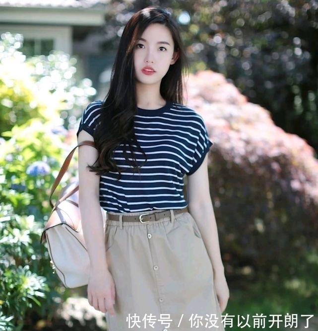 宽松|怎么穿搭才能成为精致的女人?简约休闲风就很高级,值得细细品味