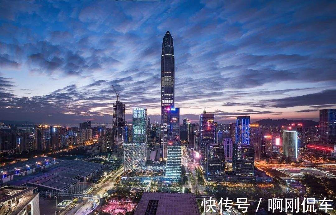 开发商|炒房客开始降价卖房了，开发商还会继续盖房子吗？内行分析有道理