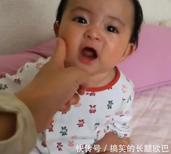 妈妈|宝宝被妈妈抱着打完针，回家就发脾气不理人，宝宝的举动萌翻妈妈