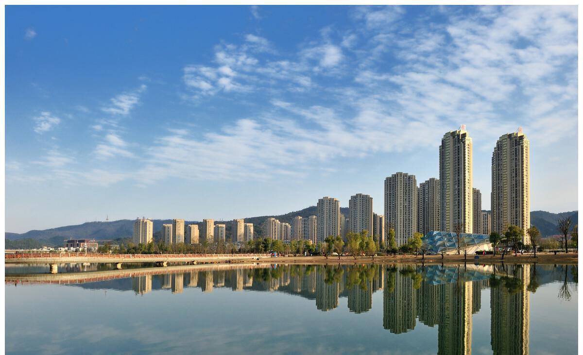 房子|如果我国房价暴跌70%,老百姓真的就能买得起房了吗?