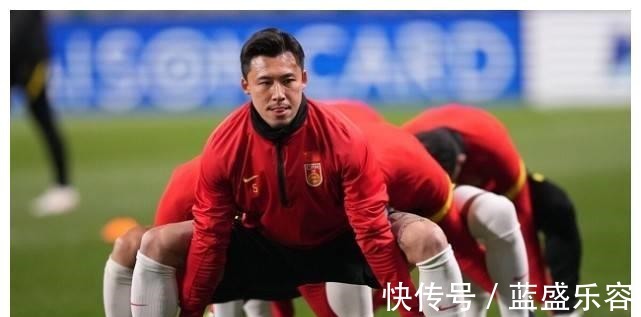 国足|从0比1到0比2!中国连续两战惜败日本,“虽败犹荣”!