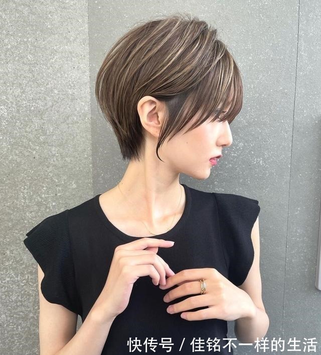 时尚 女发这样做，没想到如此美，是该换一换自己的发型了！